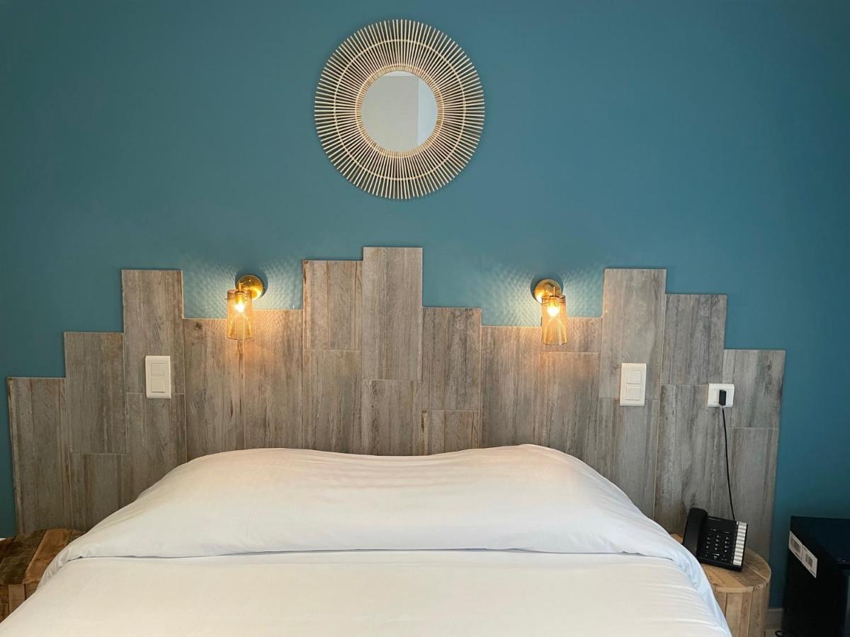 Au Tapis De Sable Hotell Saint-Cyr-sur-Mer Eksteriør bilde