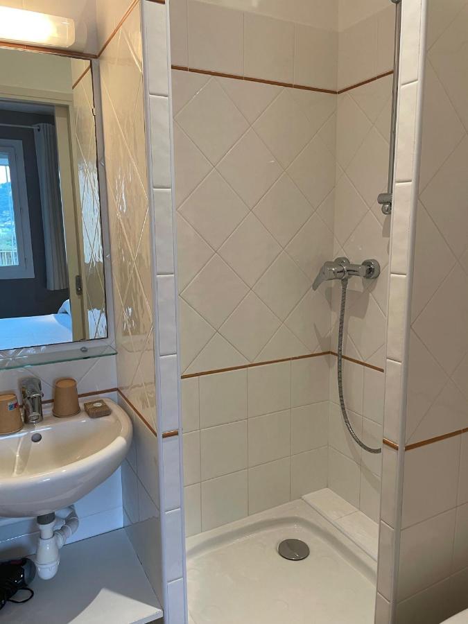 Au Tapis De Sable Hotell Saint-Cyr-sur-Mer Eksteriør bilde