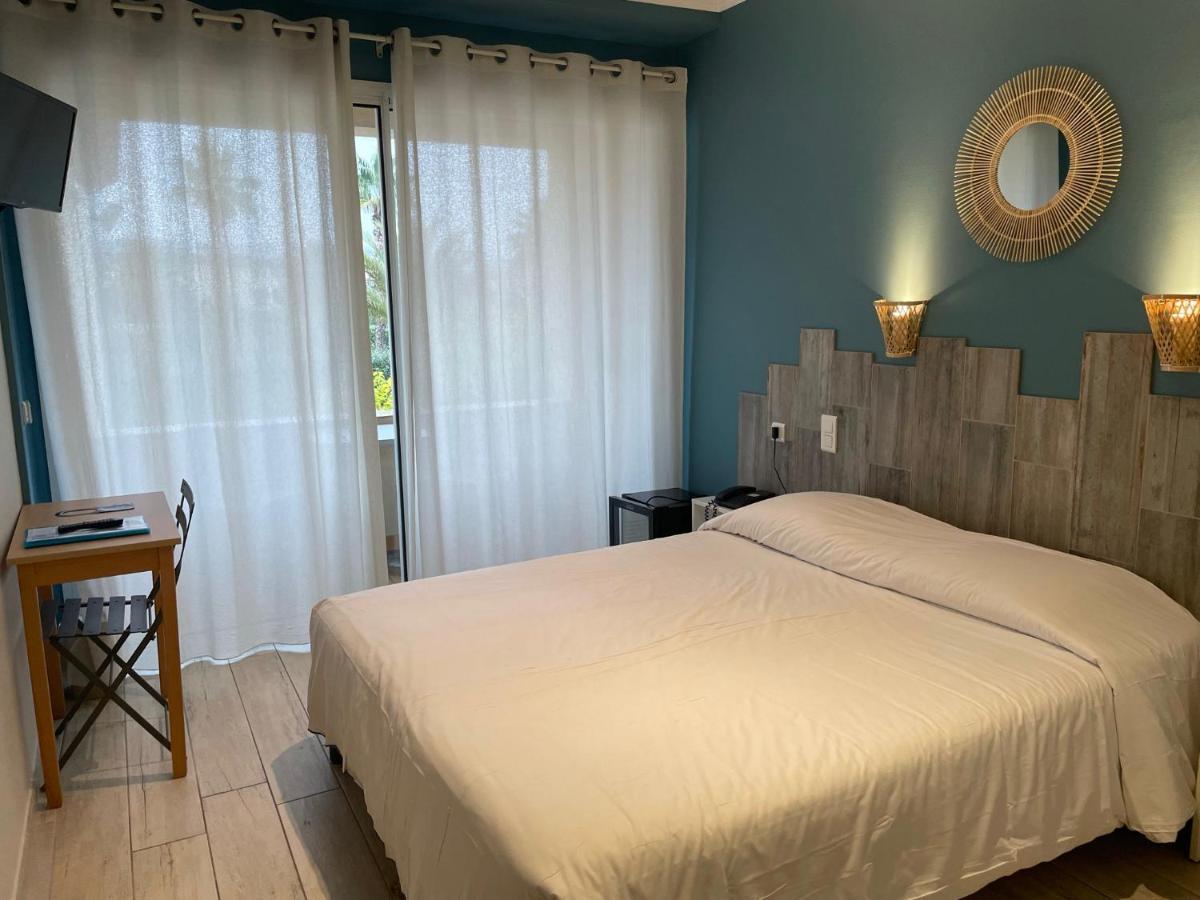 Au Tapis De Sable Hotell Saint-Cyr-sur-Mer Eksteriør bilde