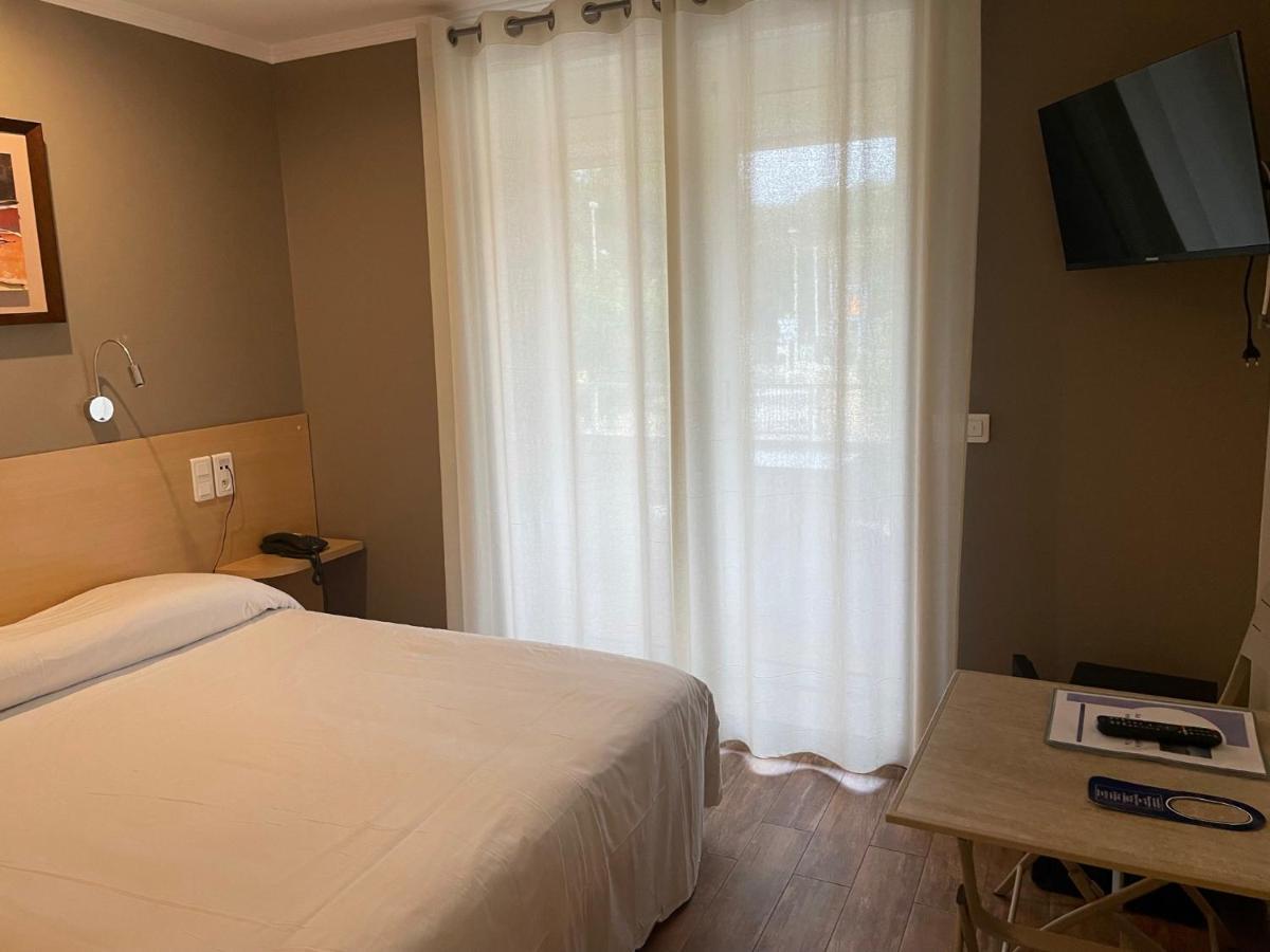 Au Tapis De Sable Hotell Saint-Cyr-sur-Mer Eksteriør bilde