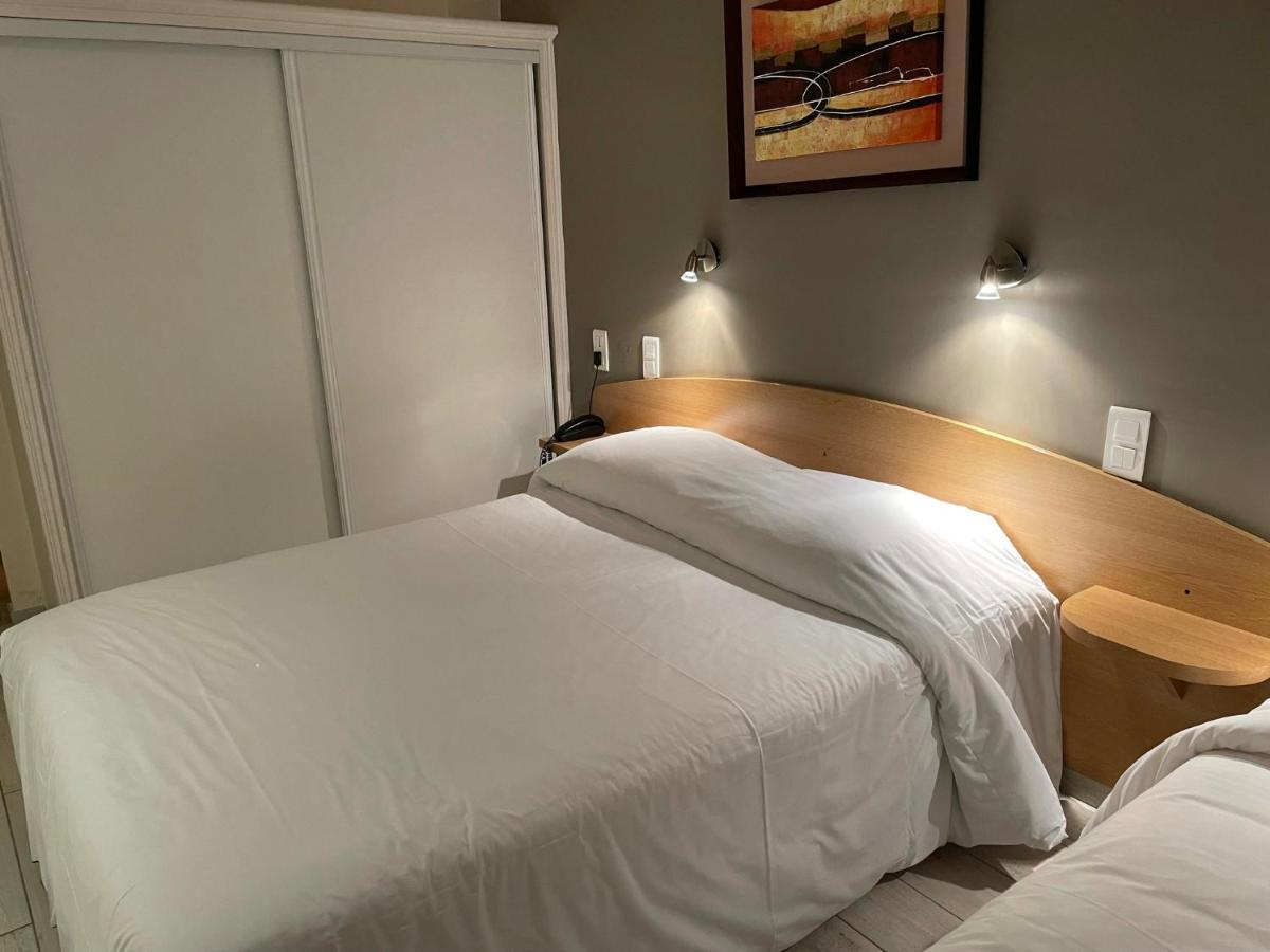 Au Tapis De Sable Hotell Saint-Cyr-sur-Mer Eksteriør bilde