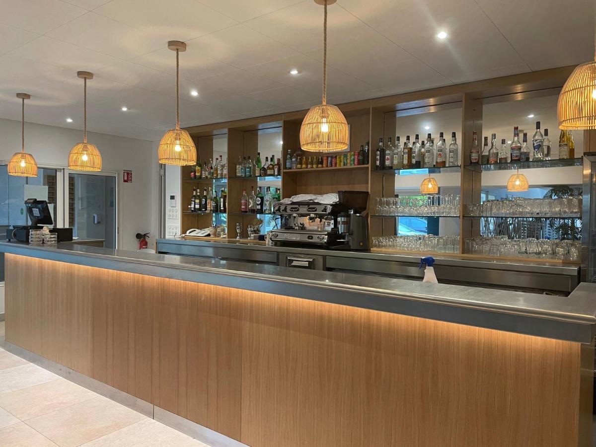 Au Tapis De Sable Hotell Saint-Cyr-sur-Mer Eksteriør bilde