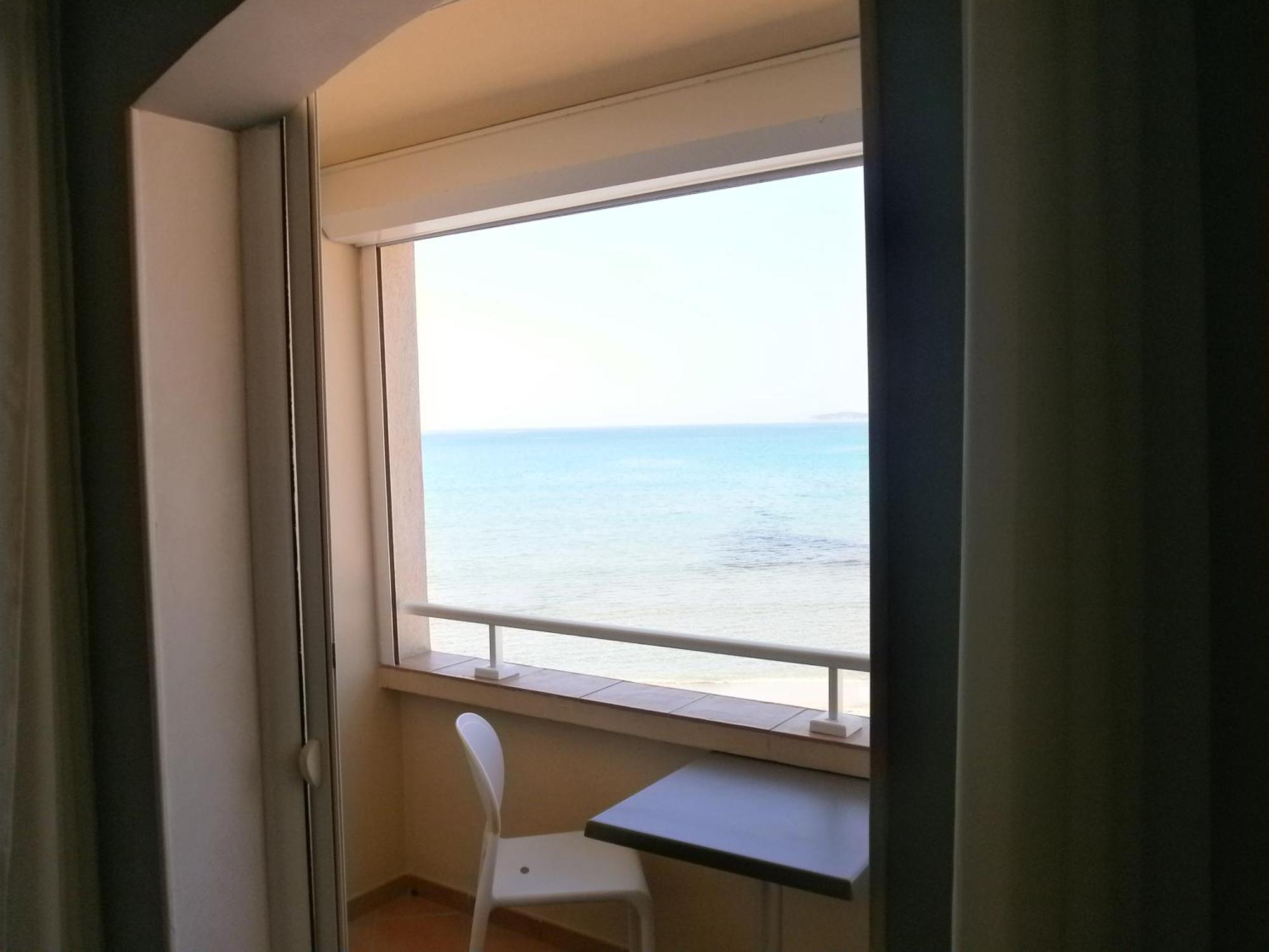Au Tapis De Sable Hotell Saint-Cyr-sur-Mer Rom bilde