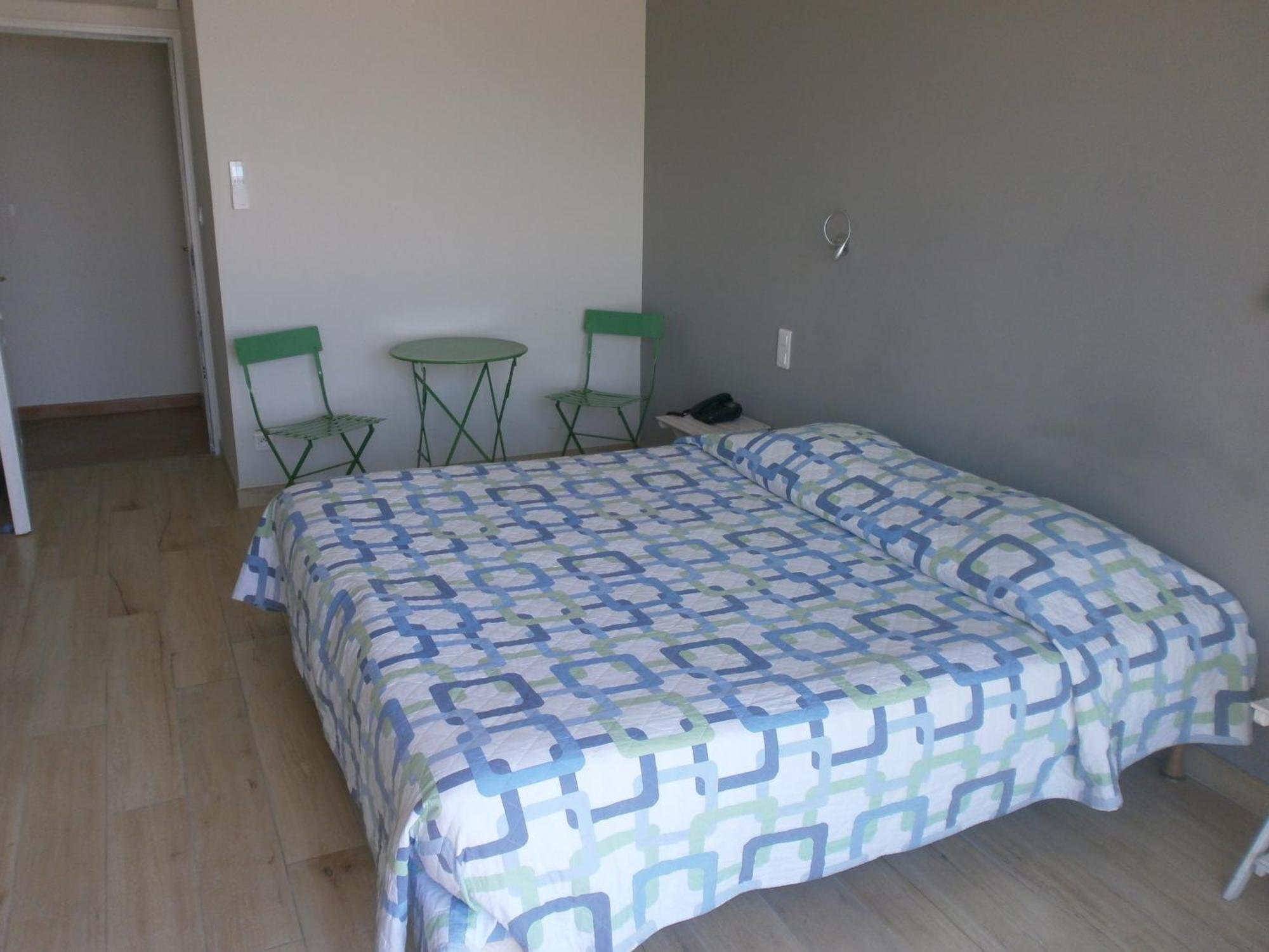 Au Tapis De Sable Hotell Saint-Cyr-sur-Mer Rom bilde