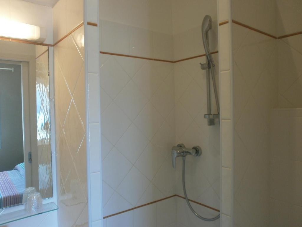Au Tapis De Sable Hotell Saint-Cyr-sur-Mer Rom bilde